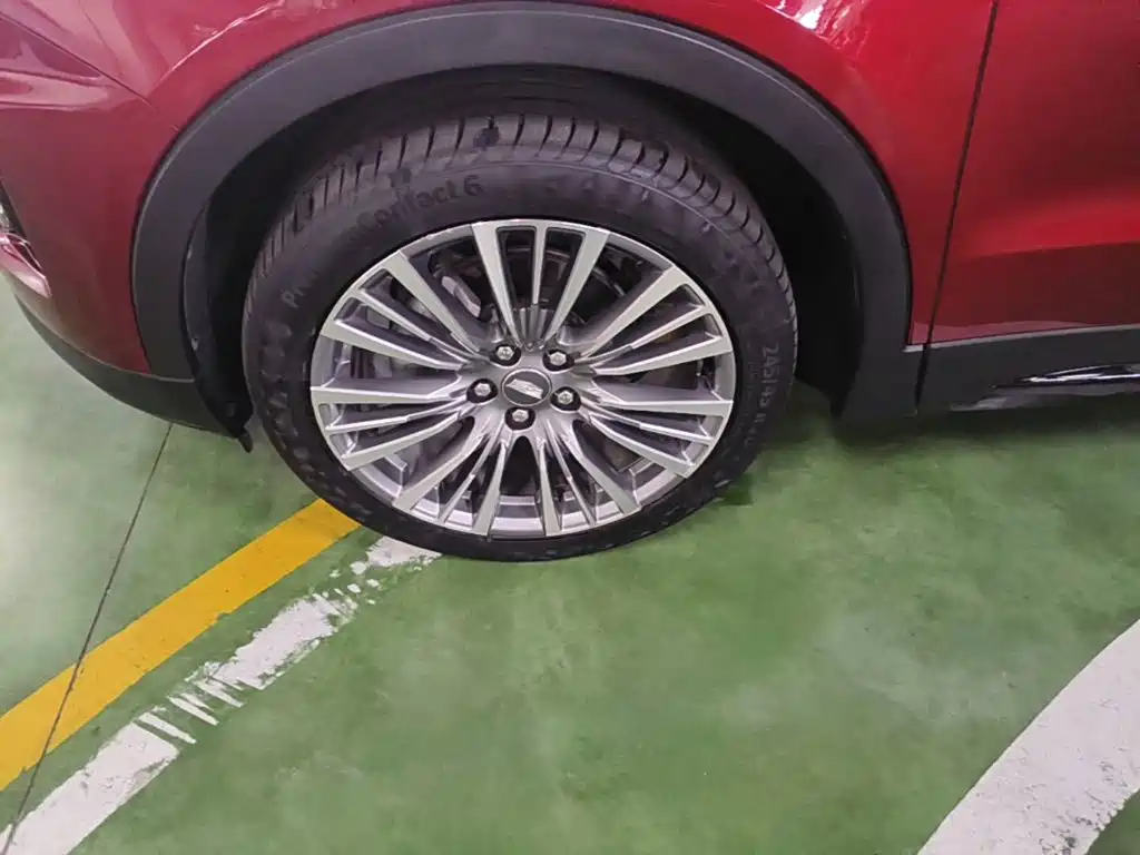 Фото 23 - Cadillac XT4