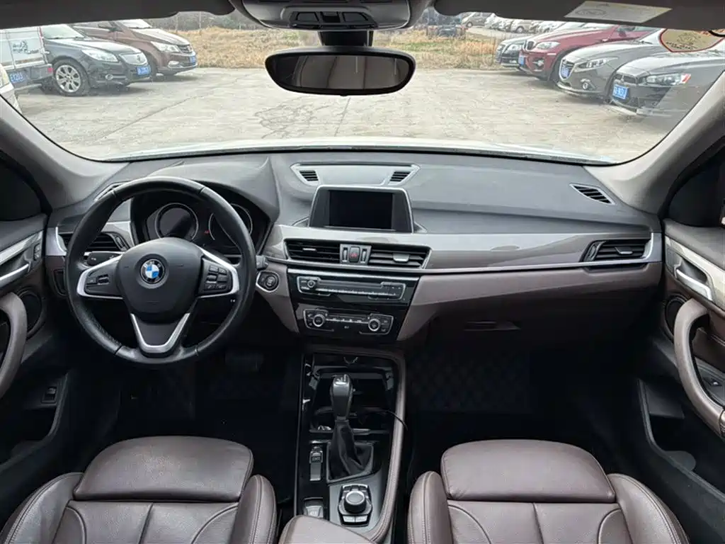 BMW X1 2019 sDrive18Li Premium Model фото 21