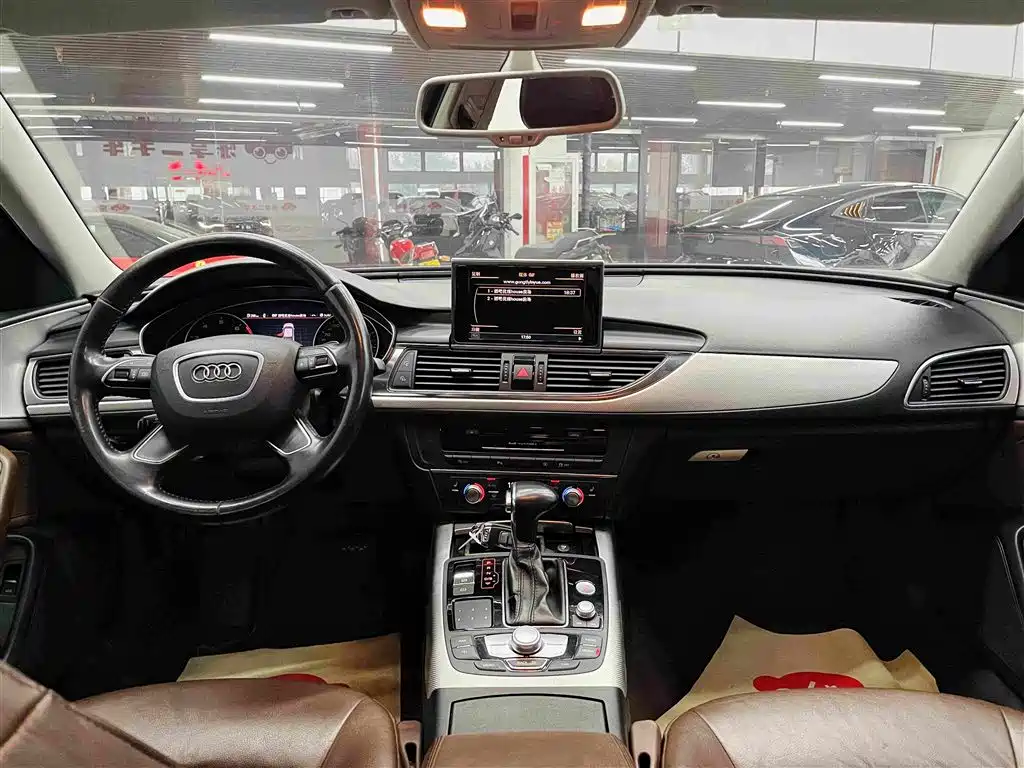 Фото 11 - Audi A6L