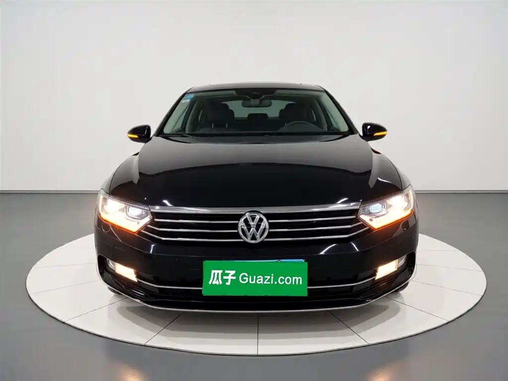 Volkswagen Magotan 2018 330TSI DSG Premium фото 3