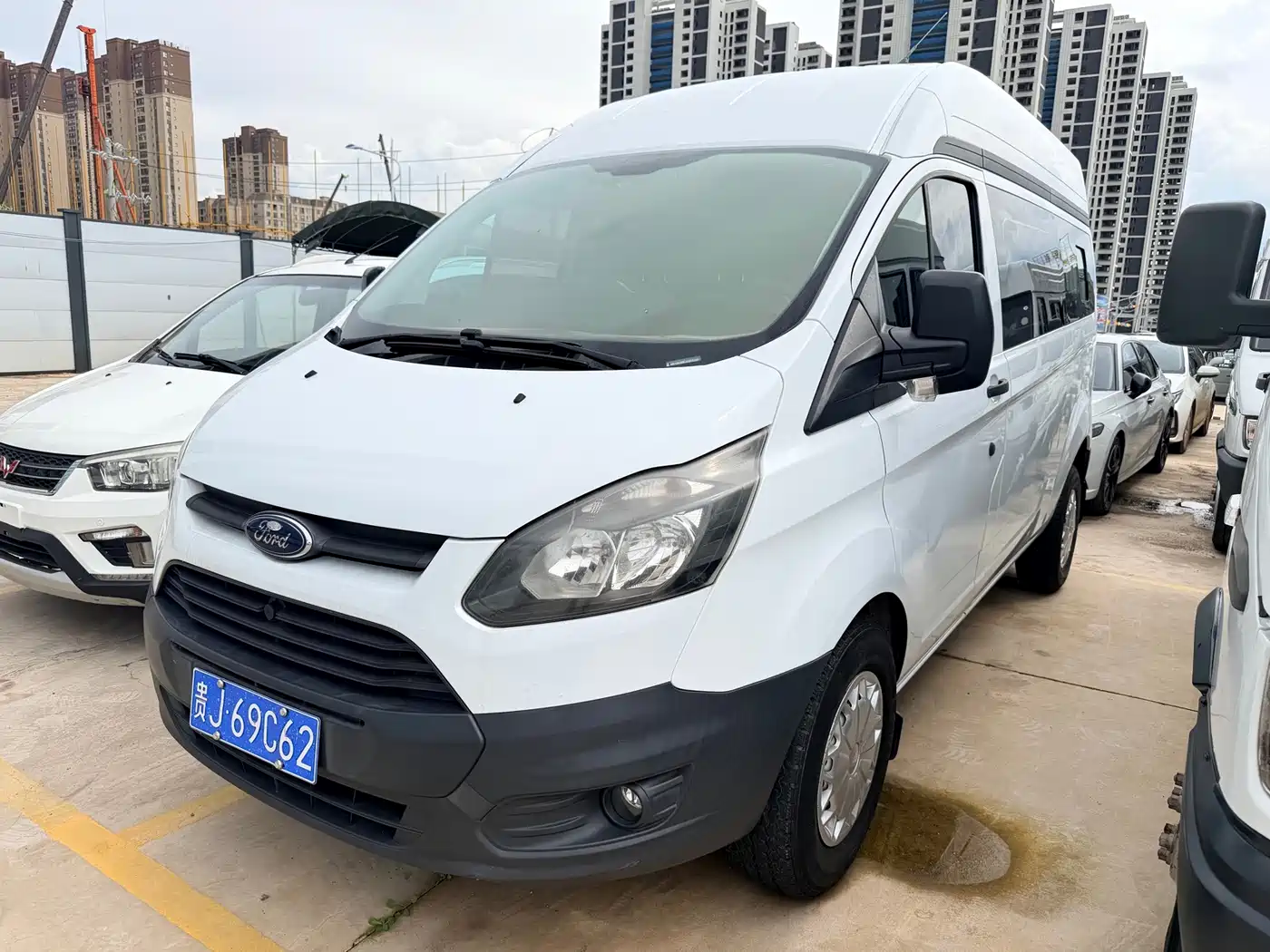 Ford Transit 2018 2019 2.0T Diesel Multi-Purpose Commercial Vehicle Medium Wheelbase Medium Roof 6-Seater China VI