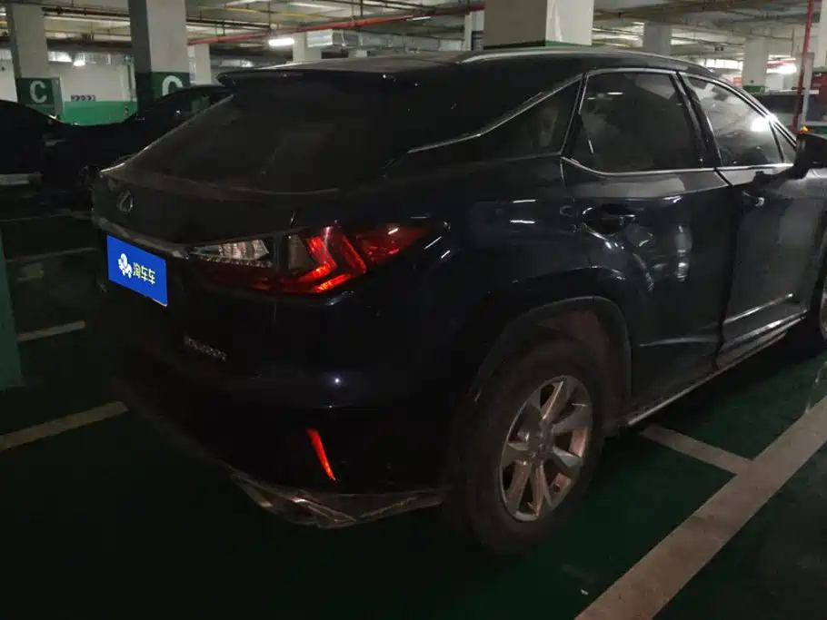 Фото 3 - Lexus RX