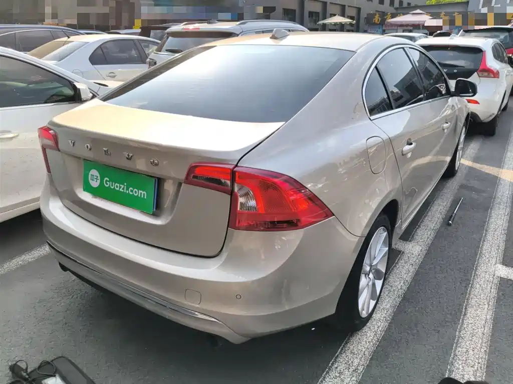 VOLVO S60