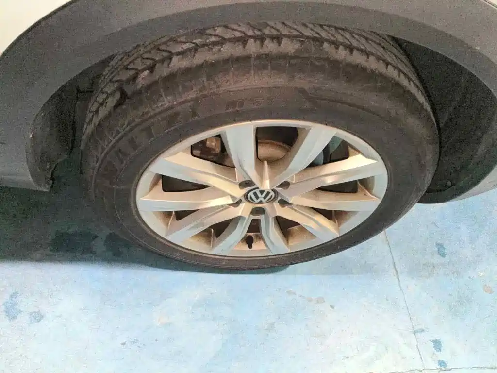 Photo 7 - Volkswagen T-ROC