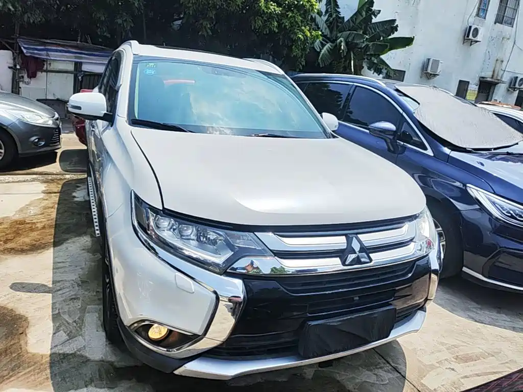 Mitsubishi Outlander 2017 2016 2.4L 4WD Elite Edition 5-seater