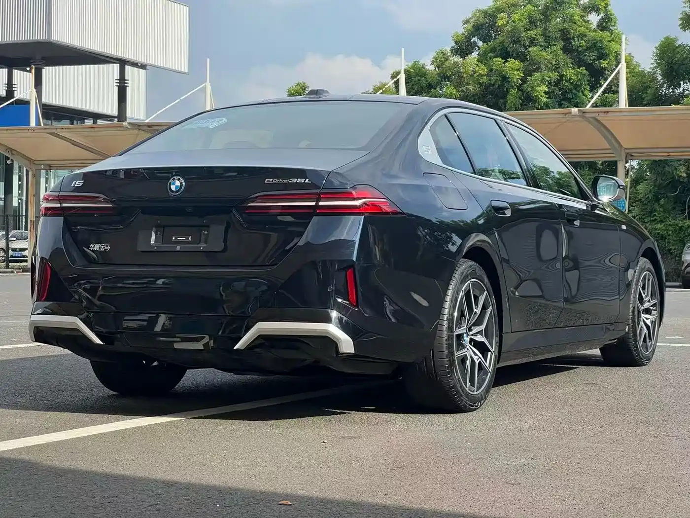 BMW i5 2025 2025 eDrive 35L M Sport Package