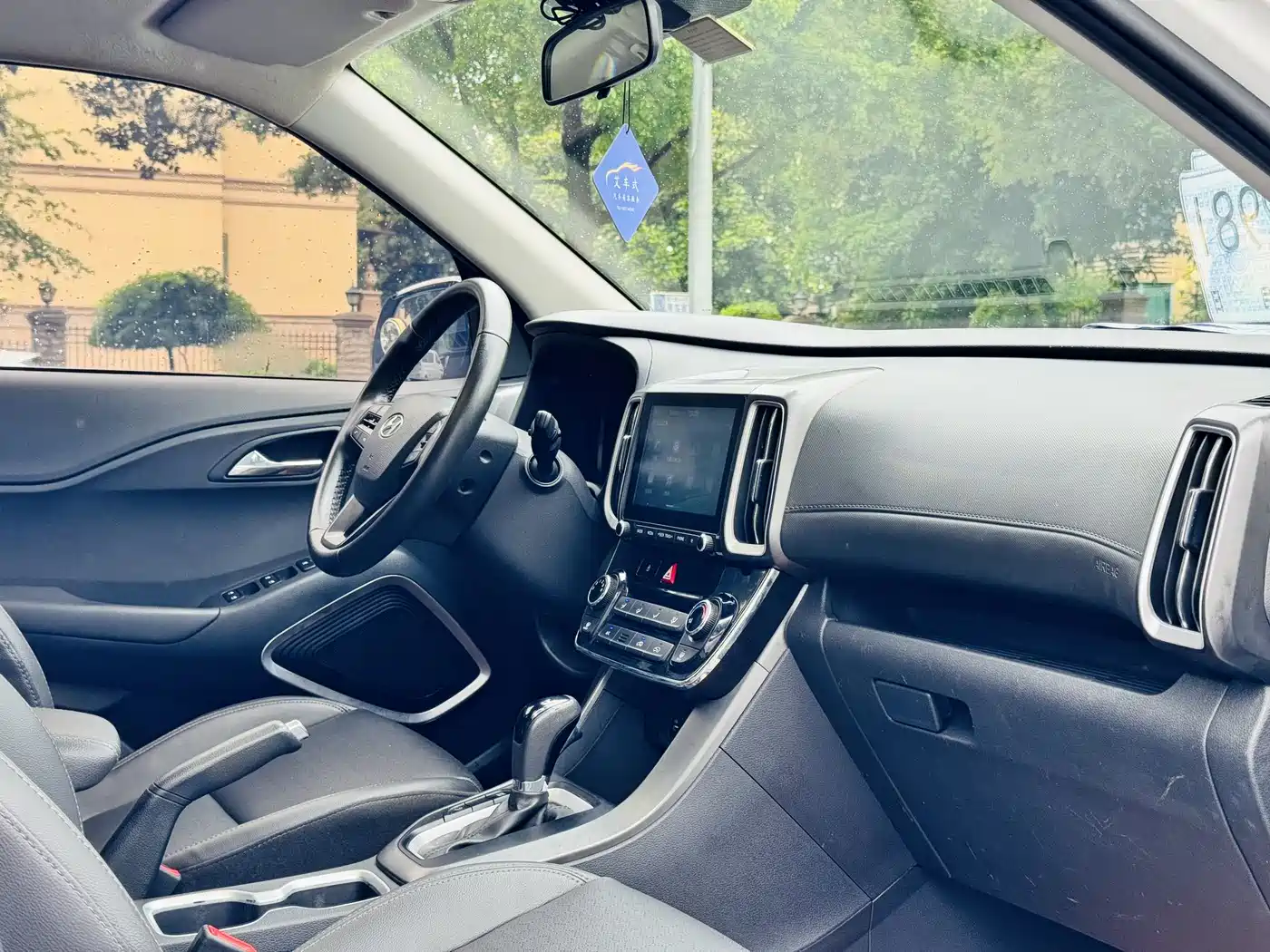Hyundai Beijing Hyundai ix35 2018 2.0L Automatic 2WD Zhiyong·Enjoyment Edition фото 7