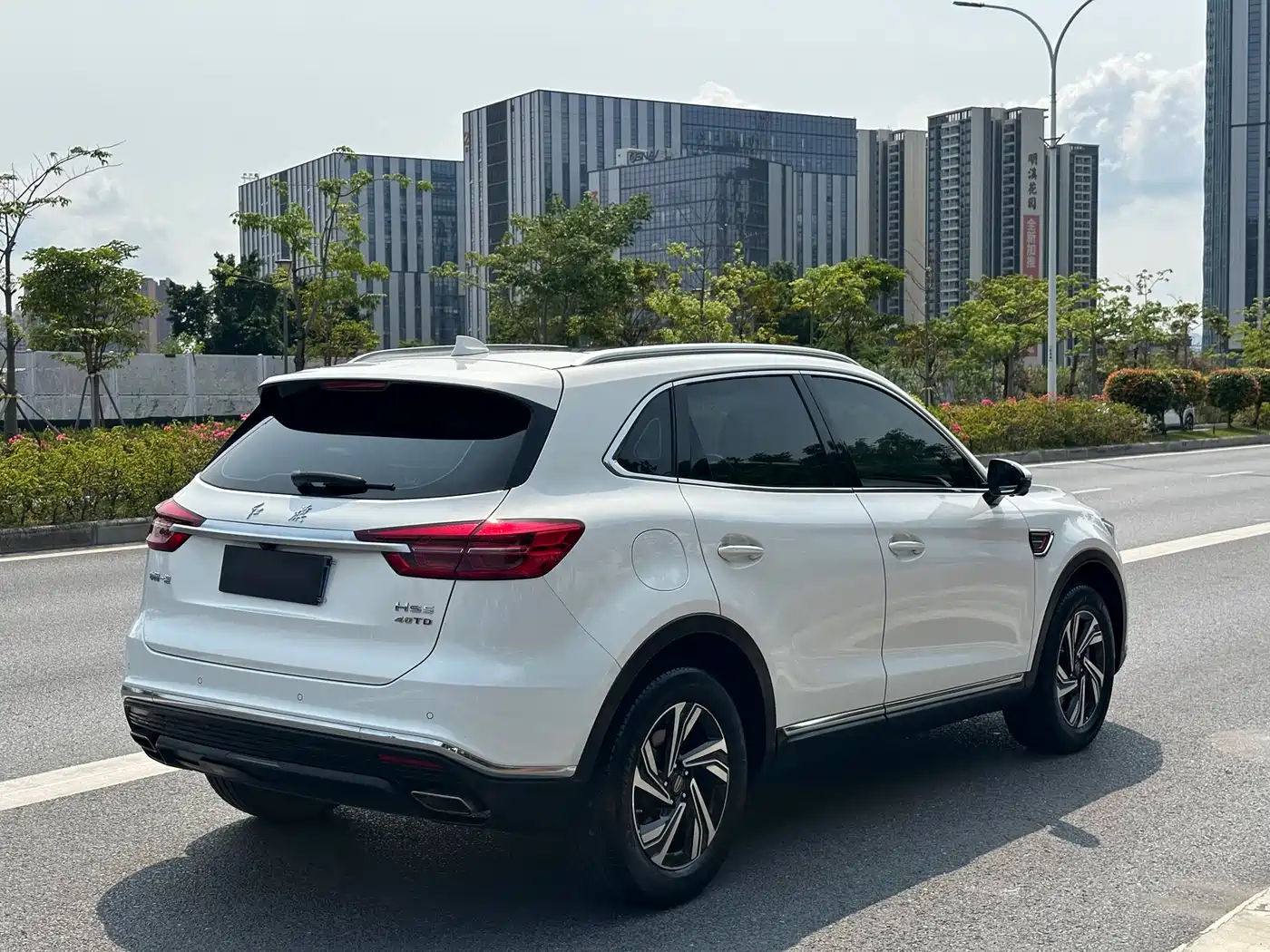 Hongqi HS5 2022 2.0T Smart Connect Premium Edition фото 4