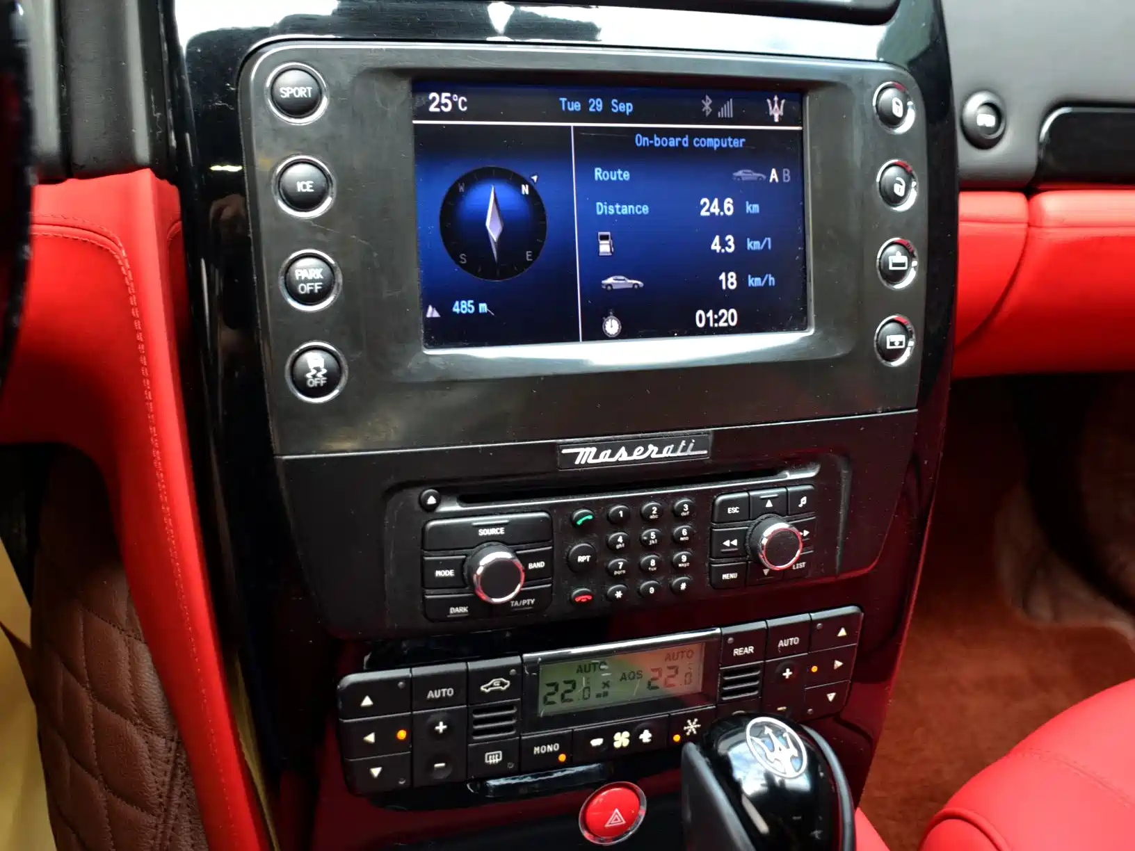 Photo 23 - Maserati Quattroporte
