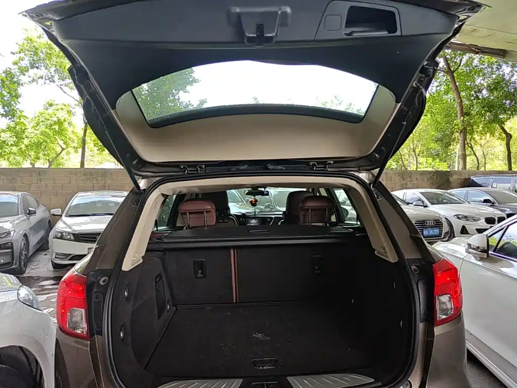 Photo 19 - Buick Envision Plus