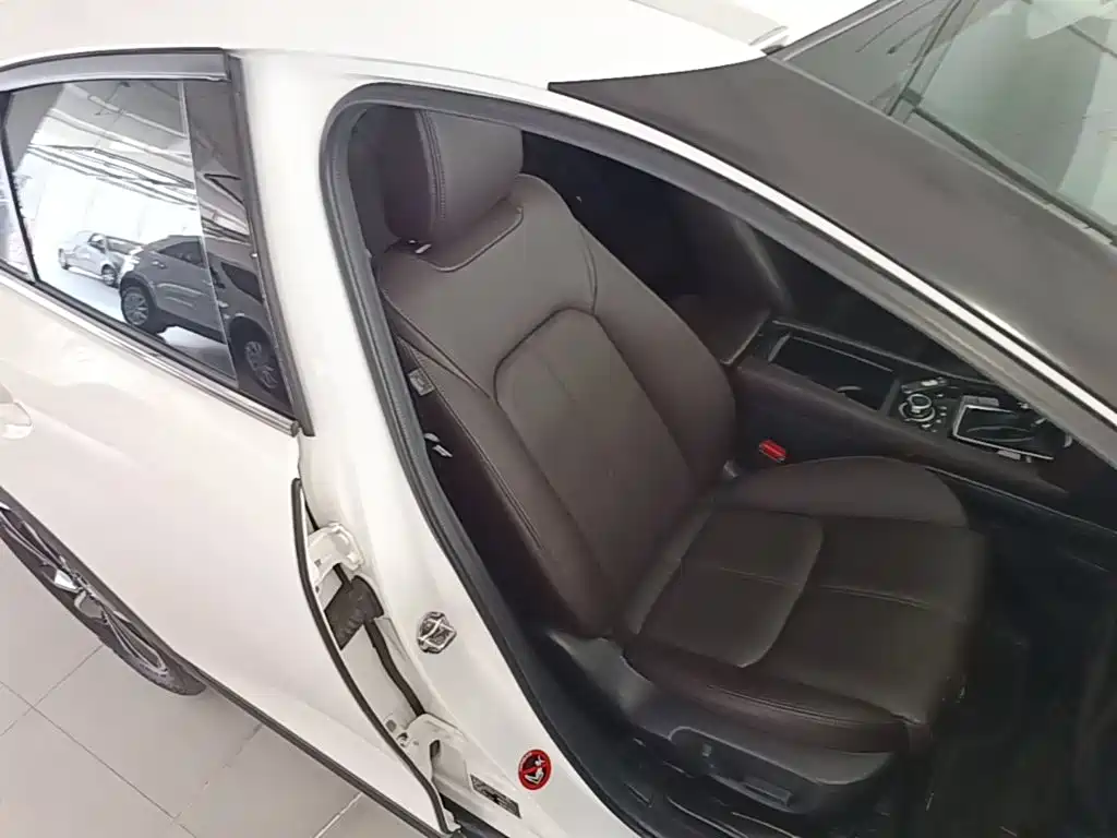 Фото 25 - Mazda CX-4
