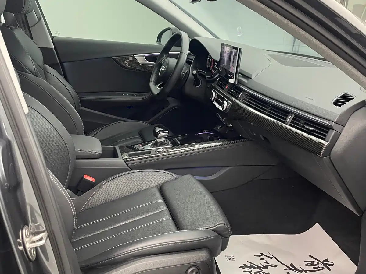 Audi A4L 2022 40 TFSI Luxury Dynamic фото 23