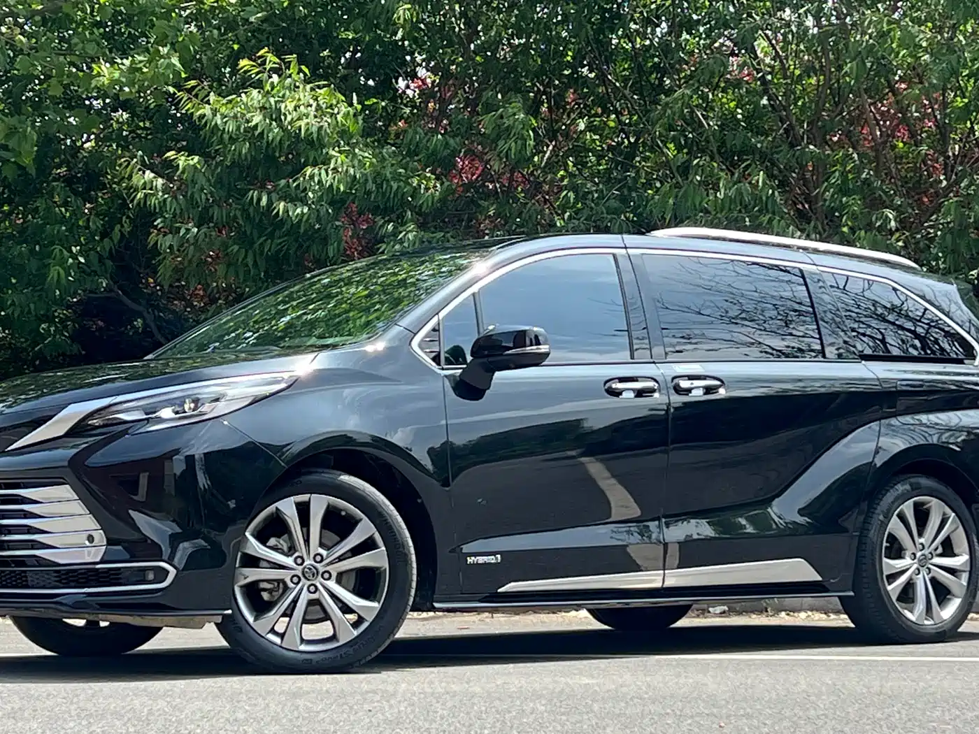Toyota Sienna 2023 2.5L Hybrid Platinum Edition