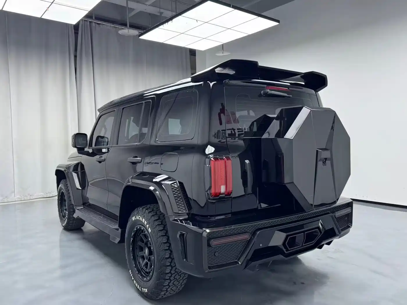 Tank 300 2023 Off-Road Edition 2.0T Conqueror фото 8