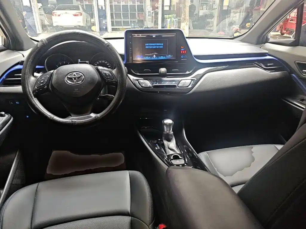 Toyota C-HR 2020 2020 Model 2.0L Leading