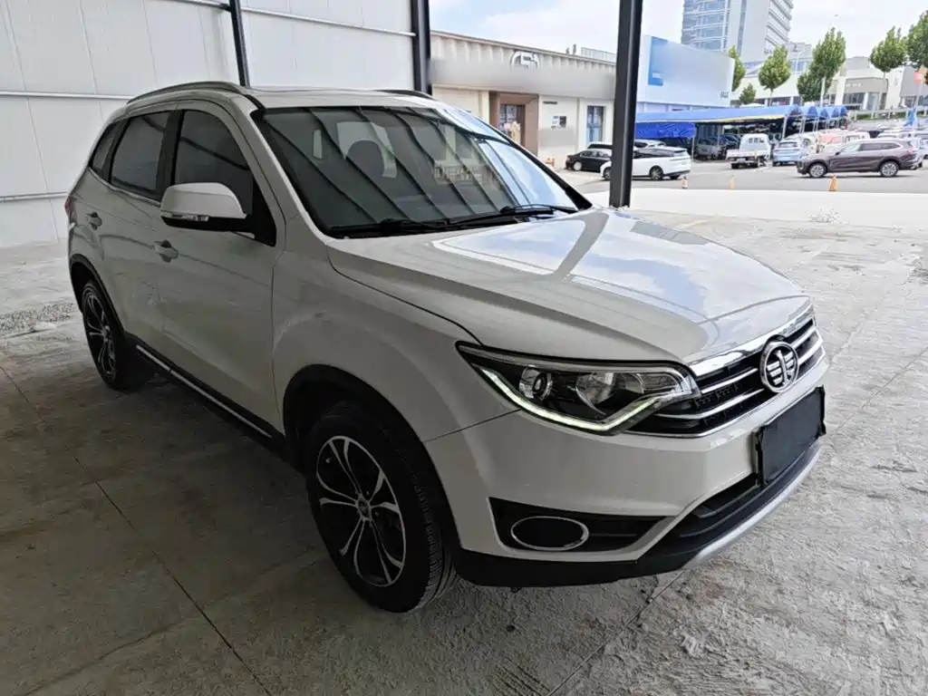 FAW Senya R7 2018 2017 Model 1.6L Automatic Smart