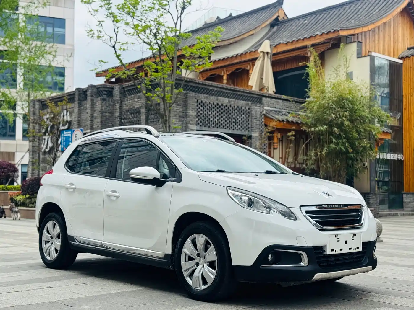 Peugeot 2008 2014 1.6L Automatic Fashion Edition фото 3