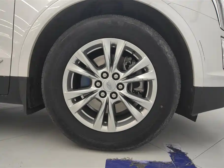 Cadillac XT5 2023 2.0T 2WD Fashion Edition фото 6