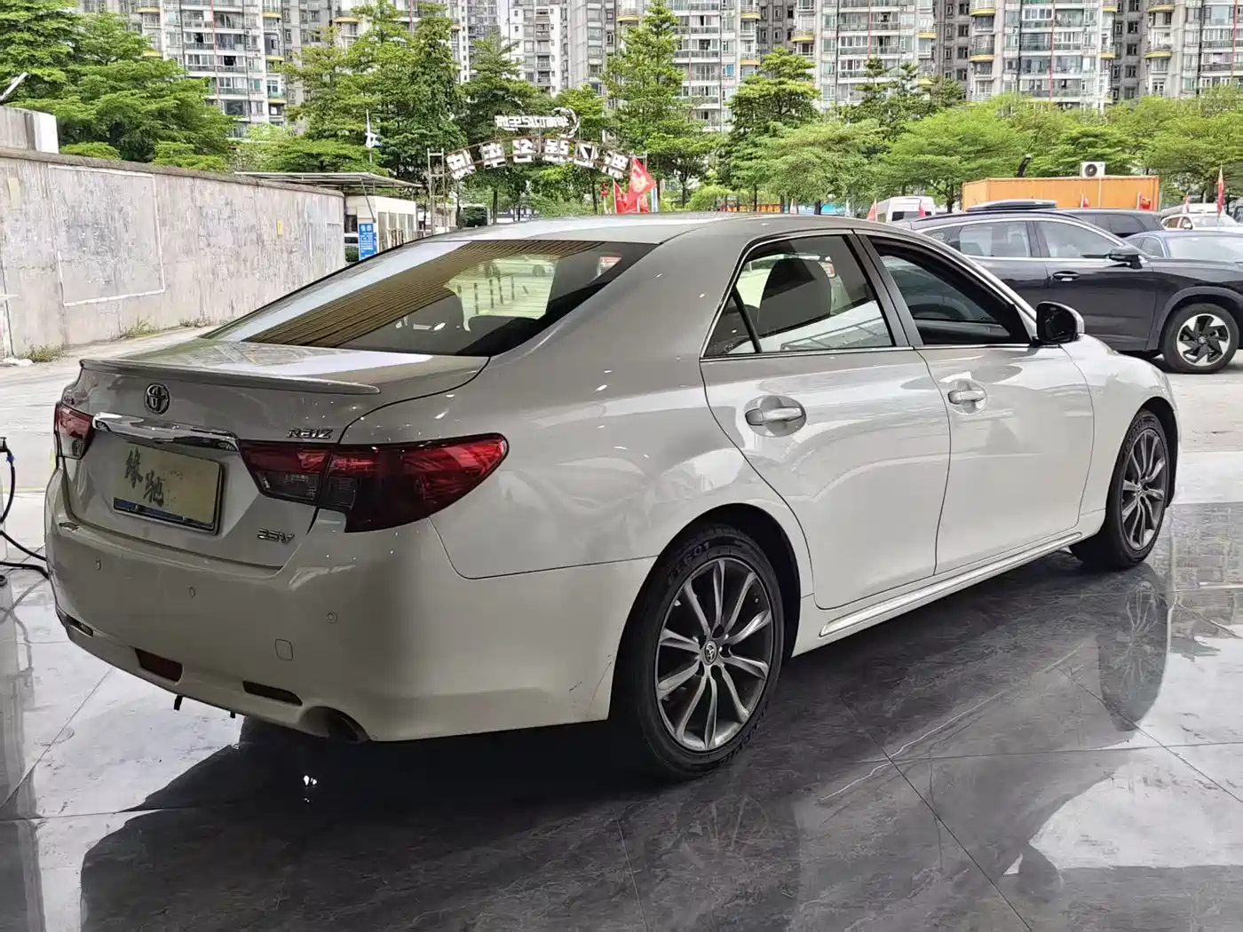 Toyota Reiz 2013 2.5V Premium Edition фото 4