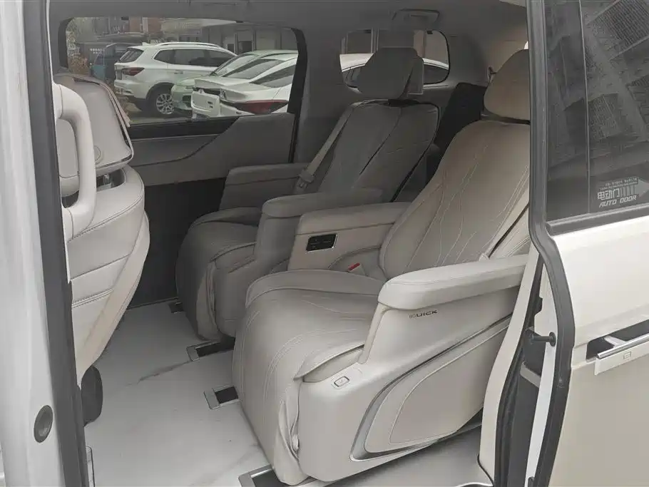 BUICK GL8 NEW ENERGY