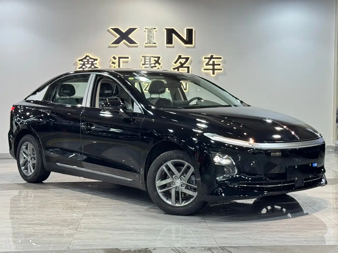Hongqi E-QM5 2025 610km PLUS фото 3