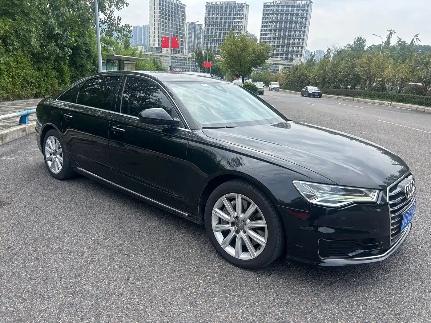 Photo 2 - Audi A6L