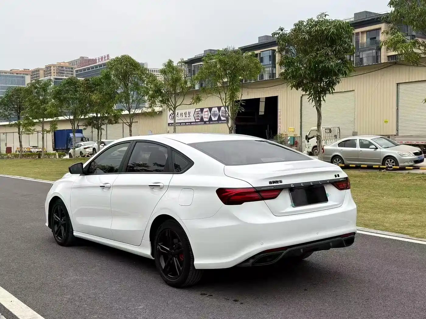 Фото 7 - Geely Binrui