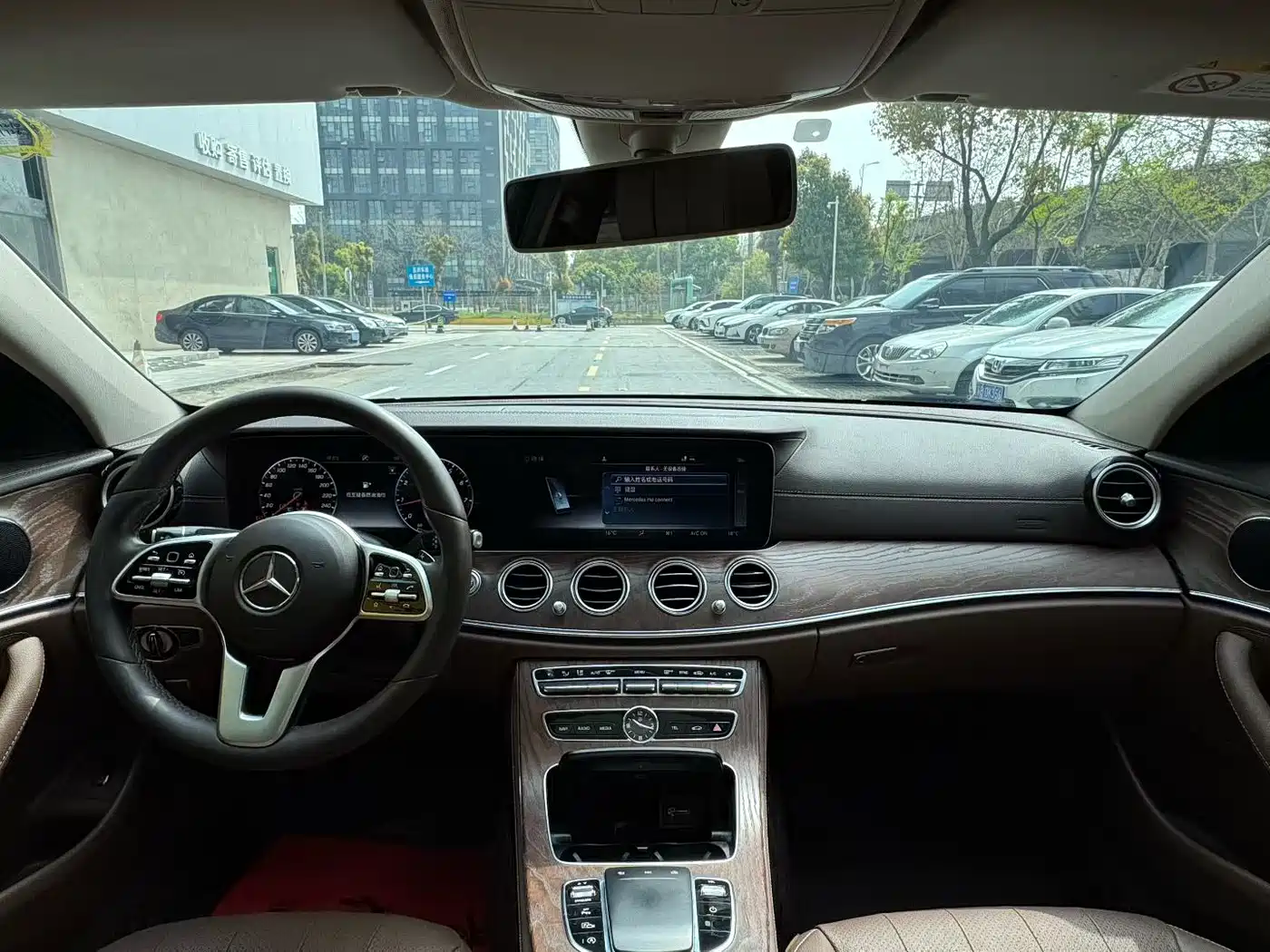 Mercedes-Benz E-Class 2019 E 300 L Sport Fashion фото 5