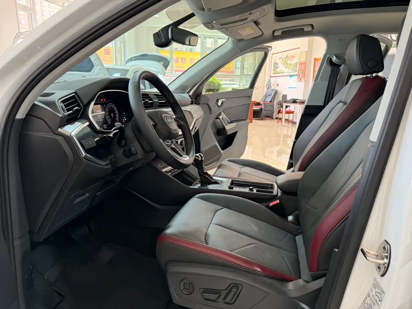 Audi Q3 2022 35 TFSI Fashion Elegance фото 8