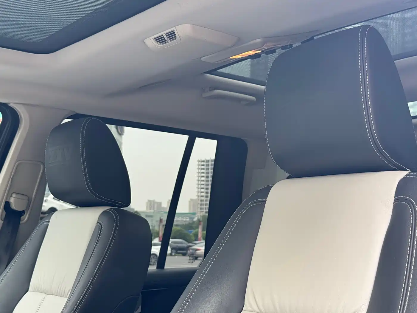 Land Rover Discovery 2014 3.0 SC V6 XXV Edition фото 20