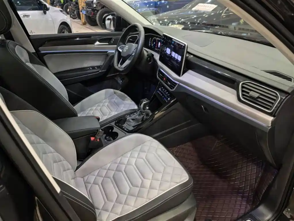 Volkswagen Tayron 2024 300TSI 2WD Luxury Plus Advanced фото 10