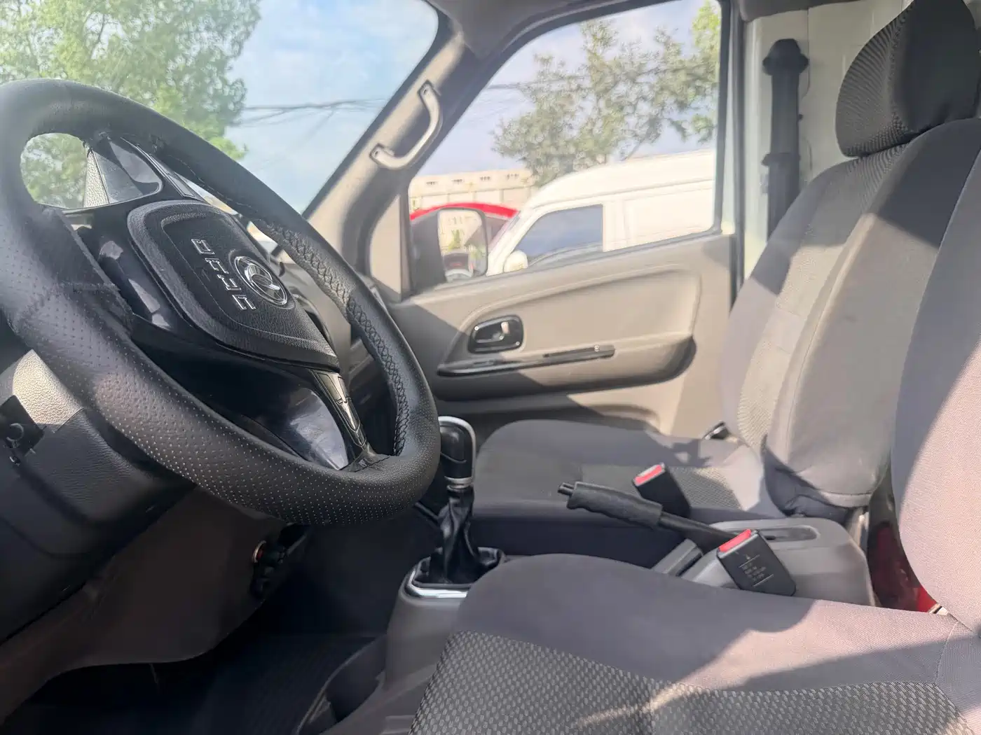 Dongfeng Yufeng Yufeng EM26 2022 2023 Standard Edition 41.472kWh Henan Lithium