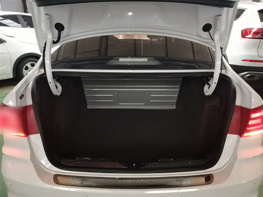 Volkswagen Santana 2018 1.5L Manual Trend Edition фото 19