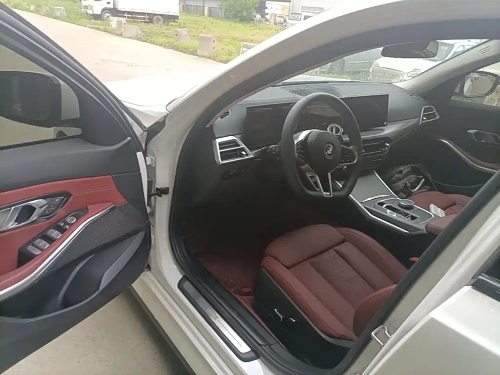 BMW i3 2025 eDrive 35 L фото 16