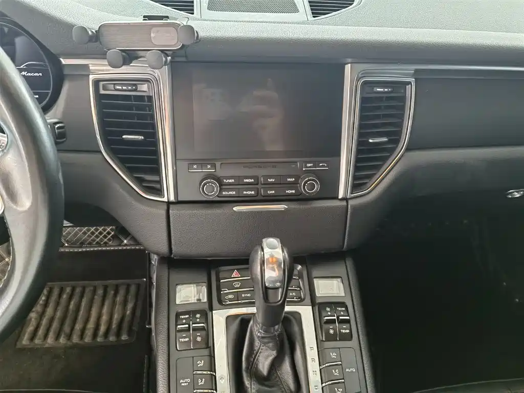Porsche Macan 2017 Macan 2.0T фото 8