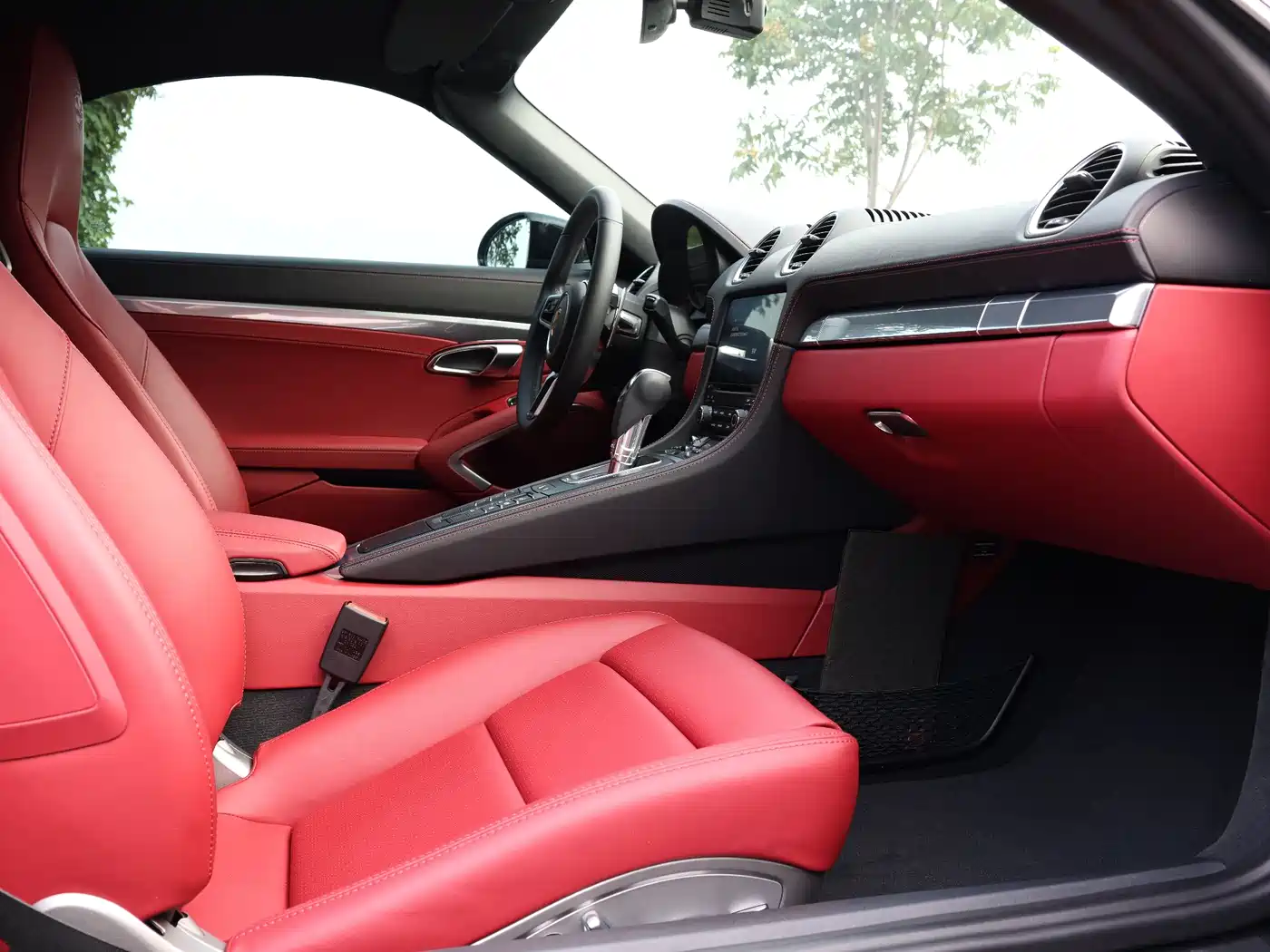Porsche 718 2022 Boxster T 2.0T фото 15