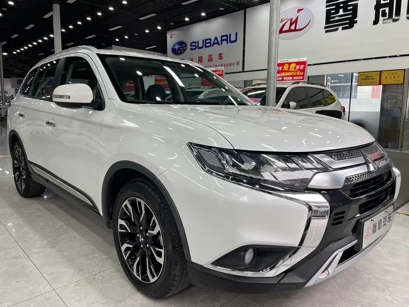 MITSUBISHI OUTLANDER