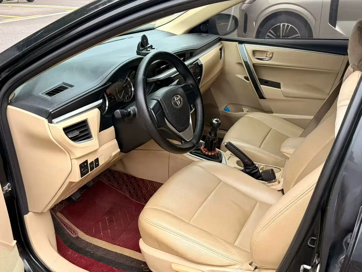 Photo 4 - Toyota Corolla