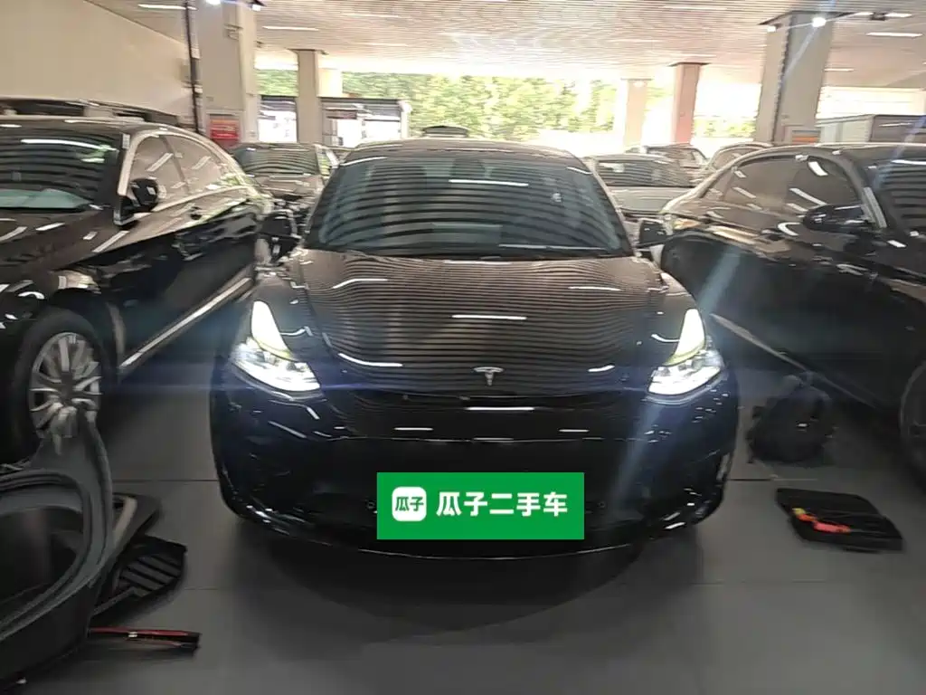 Фото 3 - Tesla Model 3