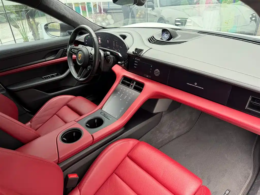 Porsche Taycan 2019 Taycan 4S фото 7