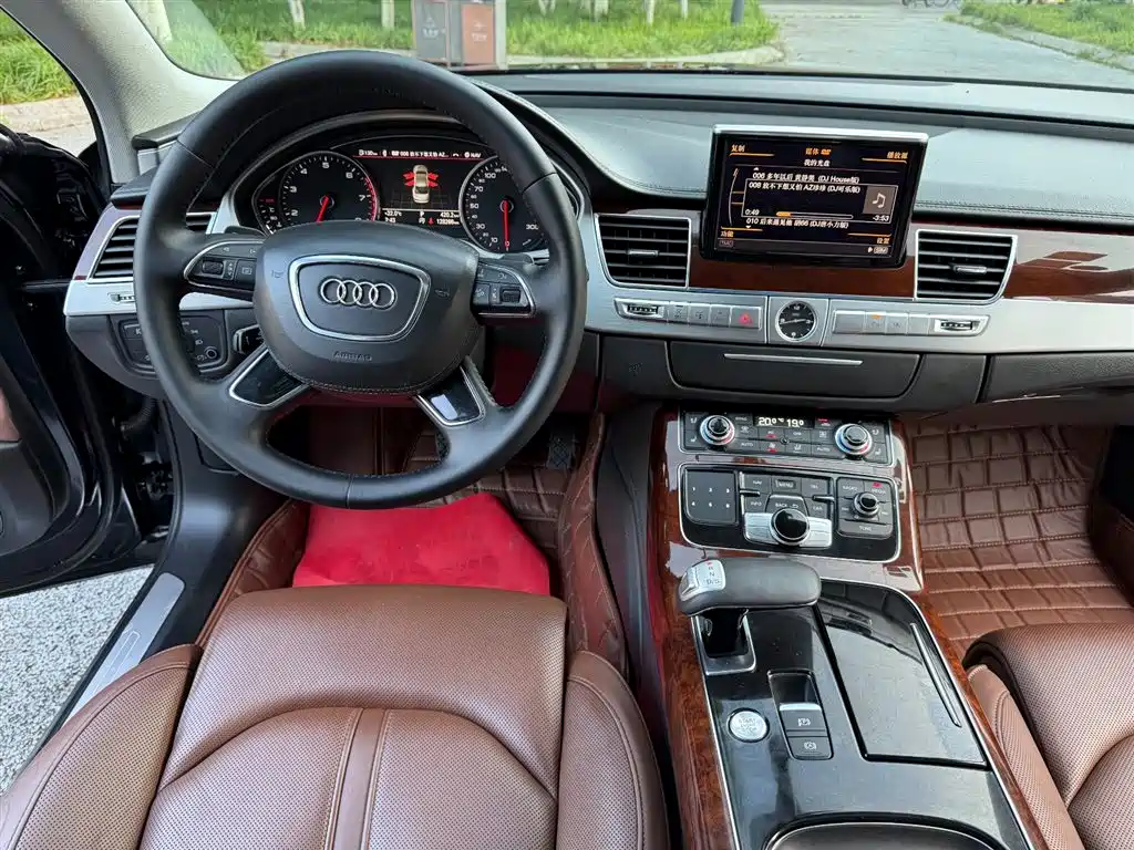 Audi A8 2013 A8L 45 TFSI quattro Luxury фото 15