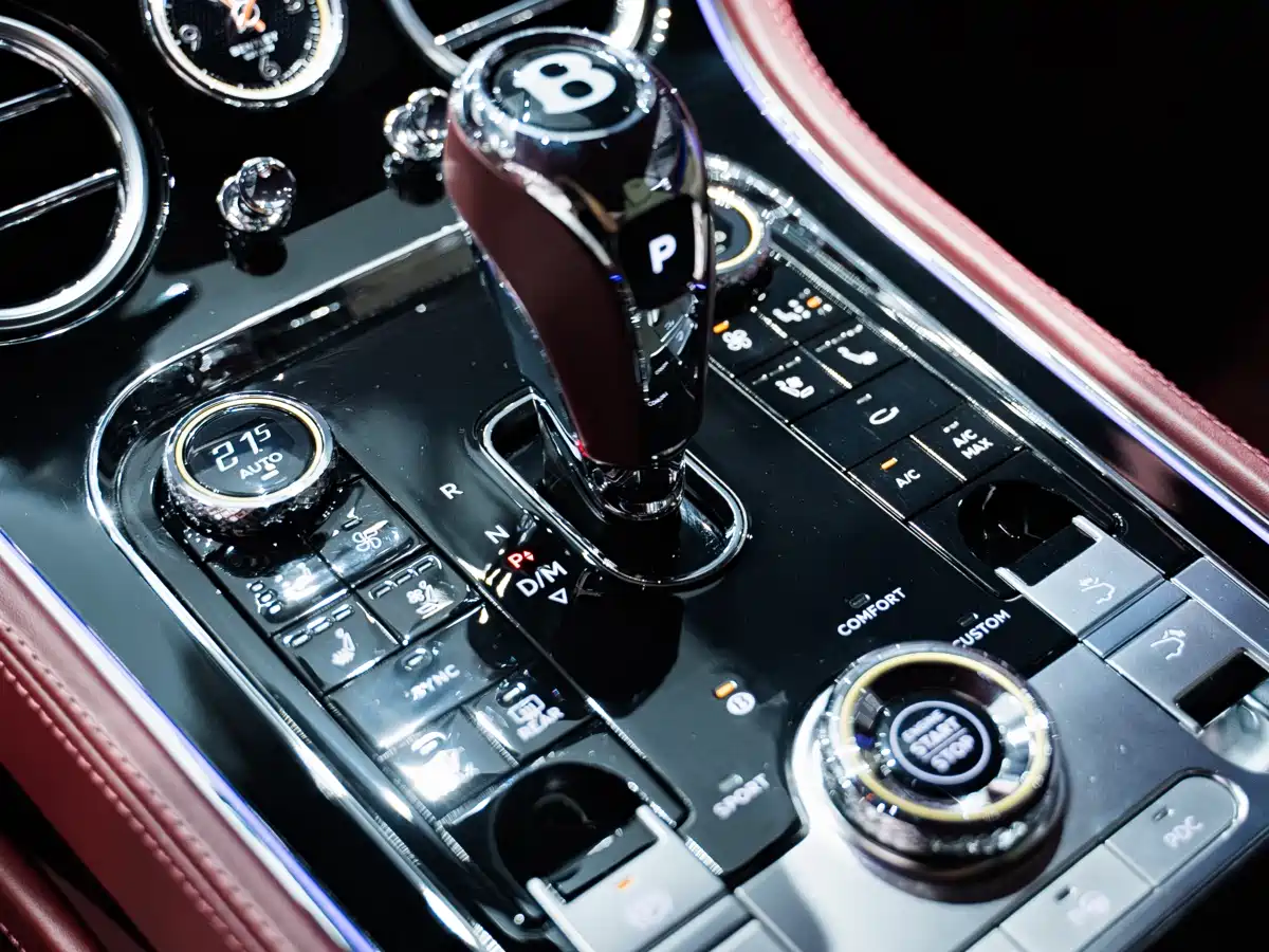 Bentley Continental 2024 4.0T GT V8 фото 23