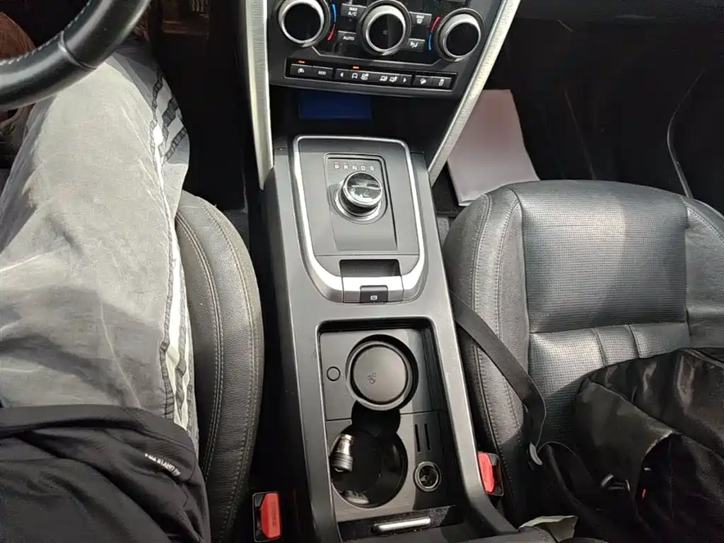 Land Rover Discovery Sport 2017 2.0T HSE фото 7