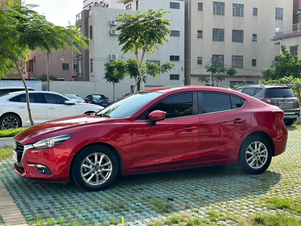 Фото 1 - Mazda Mazda 3