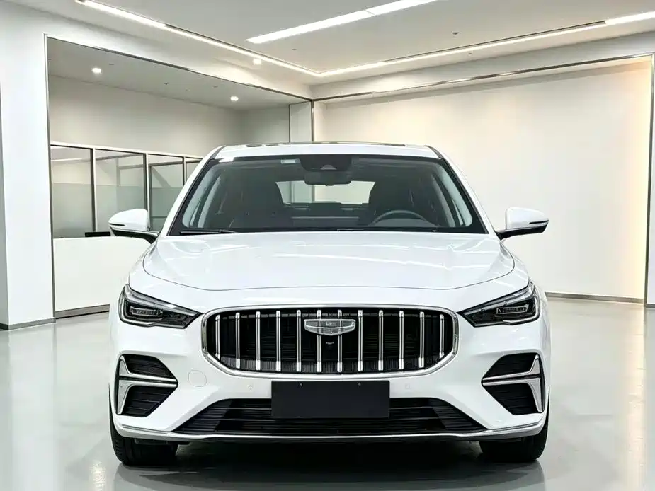 Фото 2 - Geely Emgrand