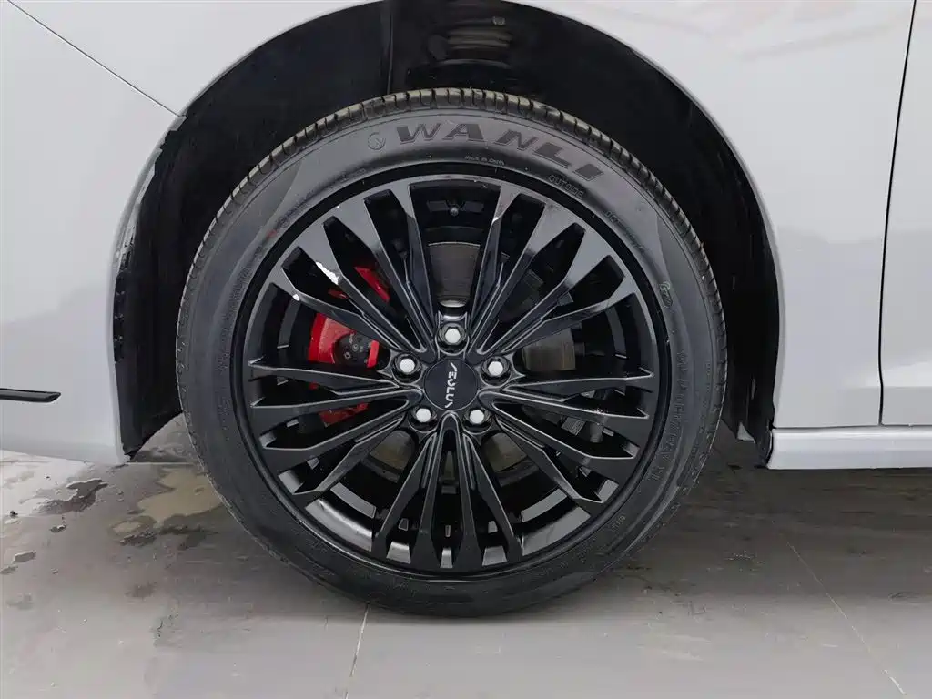 DONGFENG YI HYUN MAX