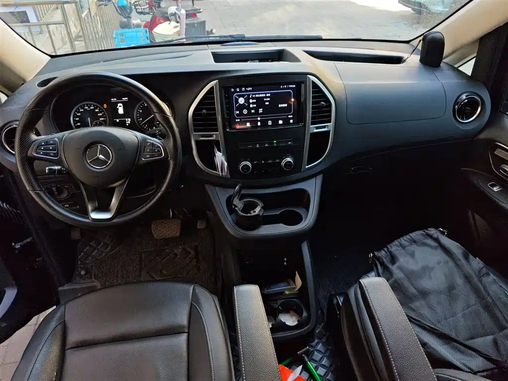 Mercedes-Benz Vito 2023 2.0T Business 7-Seater фото 6