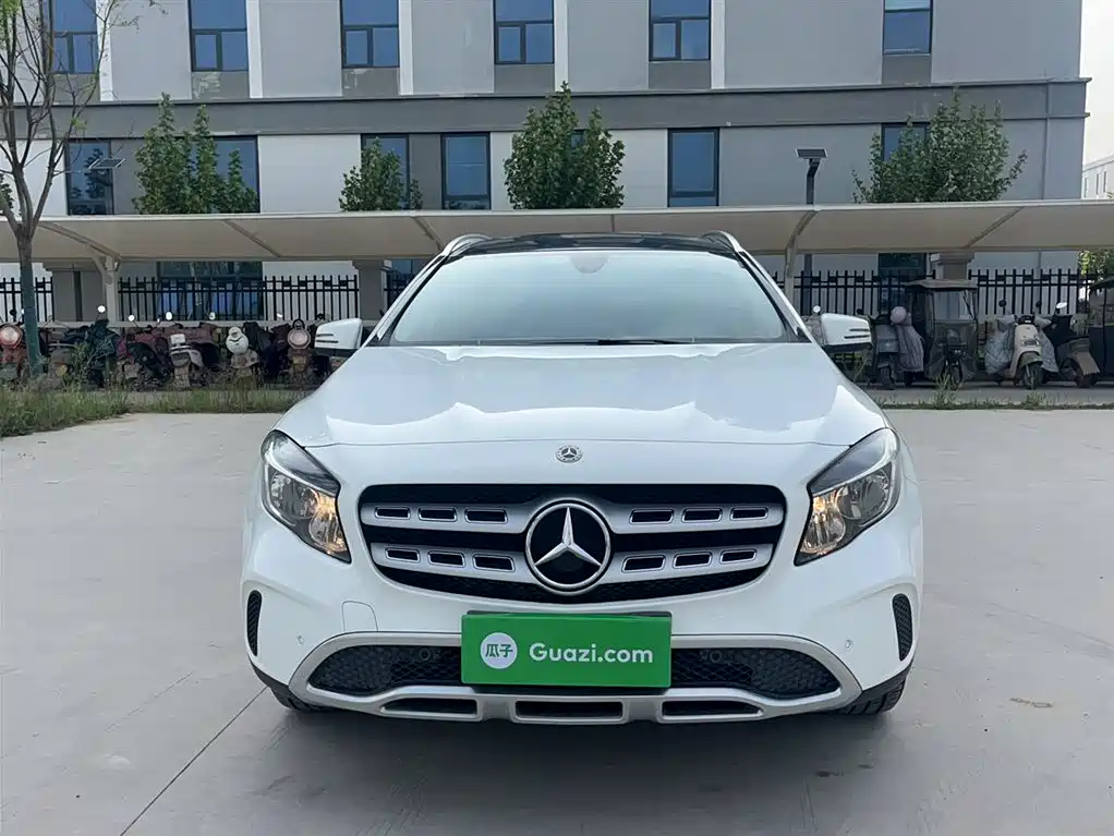 Mercedes-Benz GLA 2018 GLA 200 Dynamic фото 16