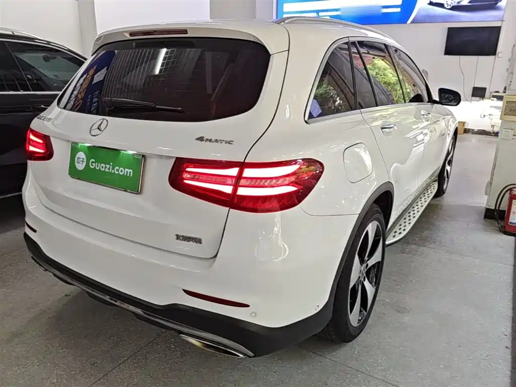 Mercedes-Benz GLC 2018 Facelift GLC 300 4MATIC Dynamic фото 7