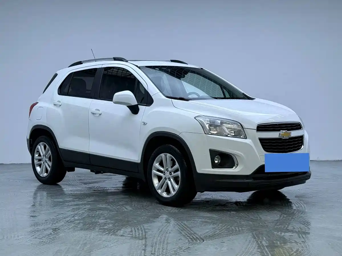 Chevrolet Trax 2016 1.4T Automatic 2WD Comfort Sunroof Edition фото 3